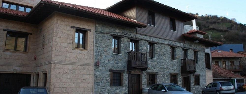 Hotel Rural El Reundu Campomanes Екстериор снимка
